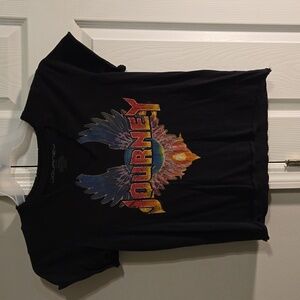 Journey Band tee with cutout and raw hem look - Medium